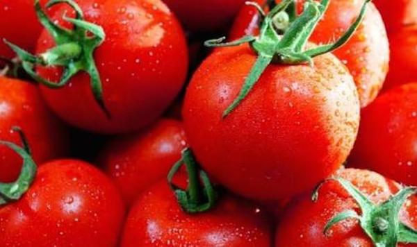 吃西红柿可治10种病，防癌治高血压！