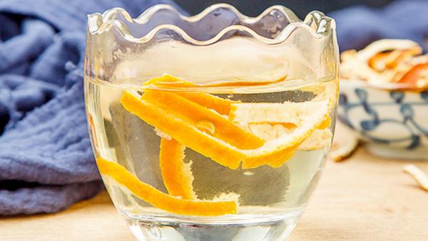 橘子皮泡水的功效与作用,橘子皮泡水的食用方式和注意事项