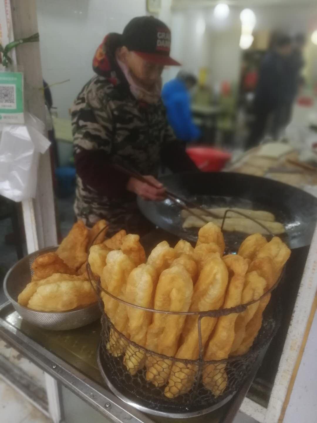 老刀：汉口北湖那些味美价廉的早摊店