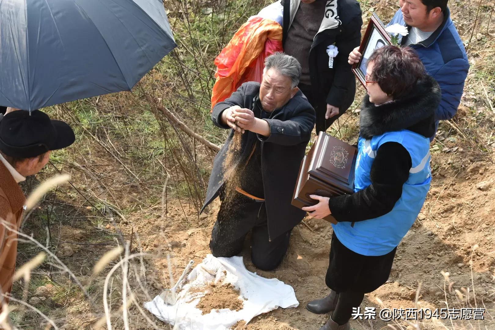 抗日英烈袁德胜遗骨取土返乡仪式在大荔朝邑镇,大寨子村,隆重举行