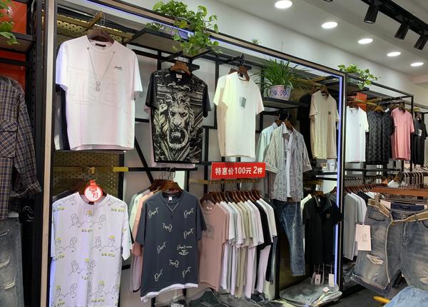 衣服厂家一手货源（100元30件衣服批发货源）