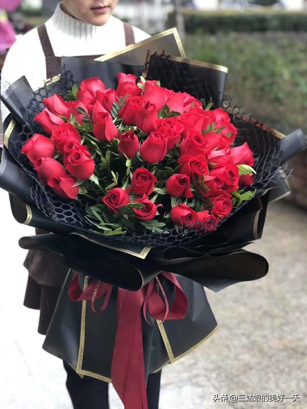 蓝色妖姬多少钱一束花(蓝色妖姬多少钱一束花)