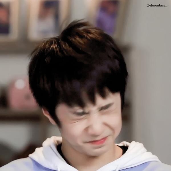 鲸落在深海小说(鲸落在深海小说讲的什么)