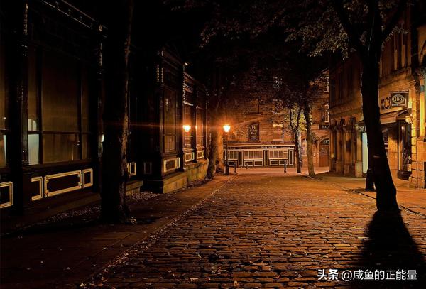 表演节目讲个什么笑话简短（个人表演简单节目讲笑话）