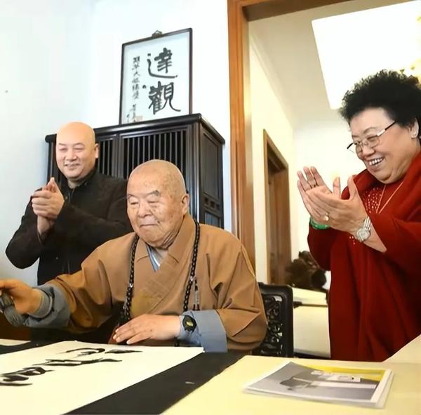 唐僧扮演者哪三个对比(唐僧两个扮演者对比)