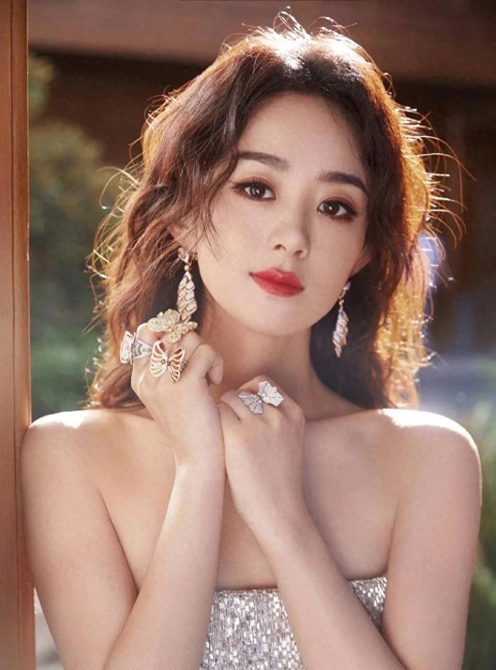 This Time Zhao Liying Was Surrounded By Rich Women And Became The