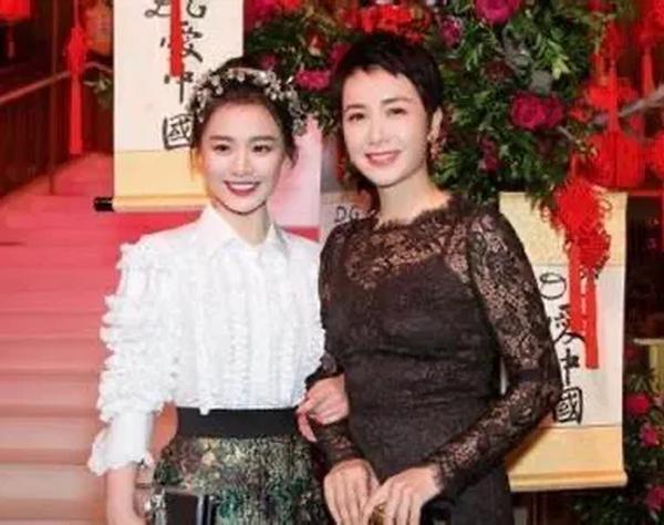 贾玲有没有老公需要上新闻吗（贾玲当了妈）