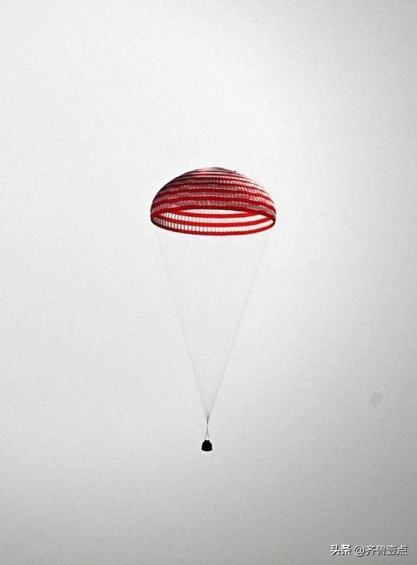 神舟十二号返回舱开伞（神舟十二号返回舱降落伞）