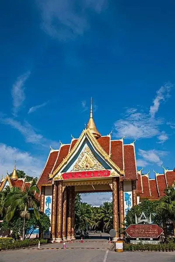 西双版纳属于云南哪个市区（西双版纳属于云南哪个市区勐海县有多少人口）