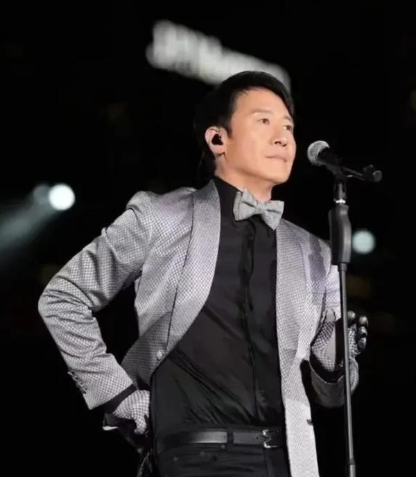 香港四大天王（香港四大天王是谁封的）