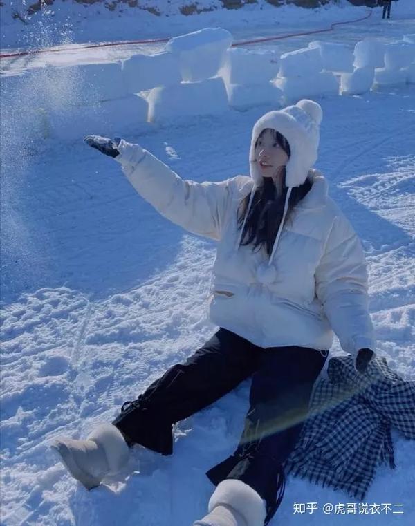 爱发嘻嘻嘻的女生（爱发嘻嘻嘻的女生性格）