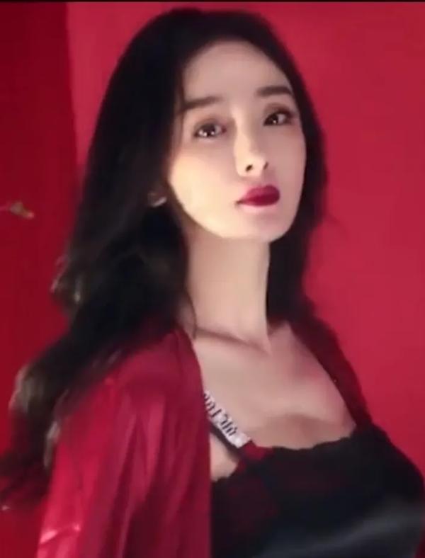 杨幂身价45亿元是真的吗(杨幂身价45亿元是真的吗视频)