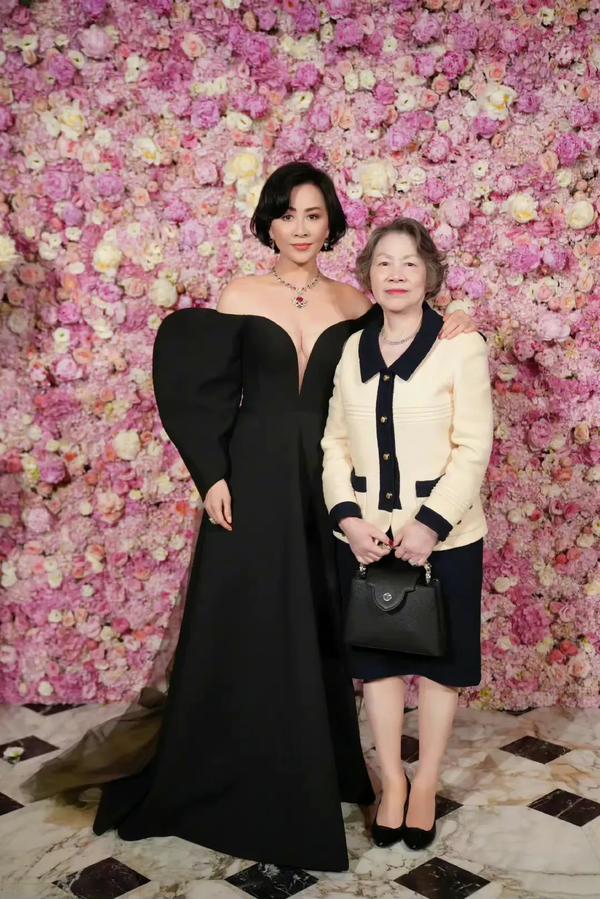 大陆中老年女演员演母亲(中年女老演员演母亲)