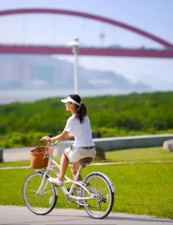 重庆搞笑言子顺口溜(重庆搞笑言子顺口溜江北美女)