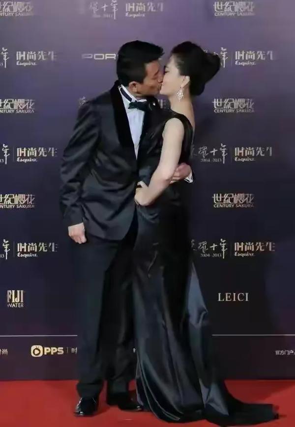 真正喜欢的人接吻是甜的（跟喜欢的人接吻是甜的）