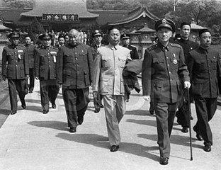 蒋介石在台湾首个除夕遇到一怪事，竟改变了他出逃欧洲的思想