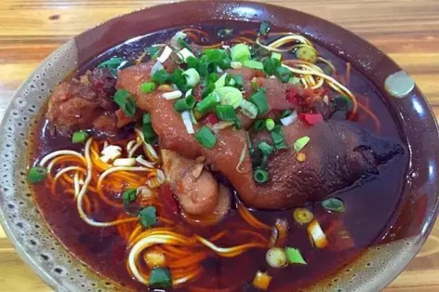 在重庆，吃完这68样美食我们就结婚吧！