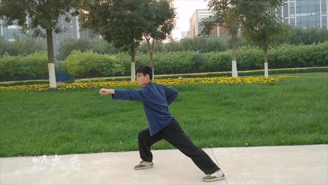 孟村小男孩演練的八極拳