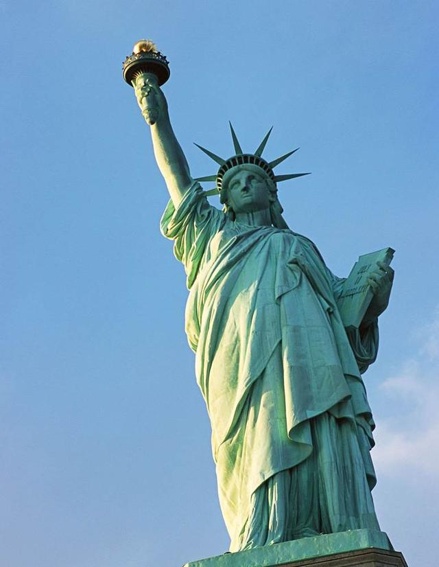 法国也有个自由女神像吗?我从国家宝藏2里看到的呀