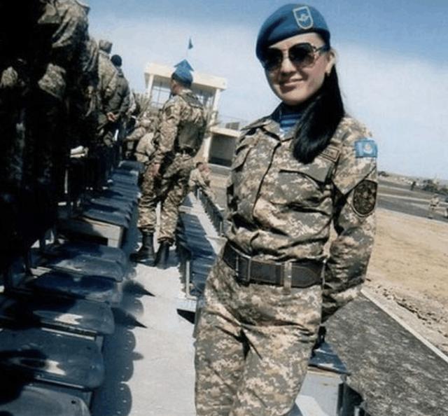 世界各国女兵的军装照对比，才发现印度女兵这么让人心动！