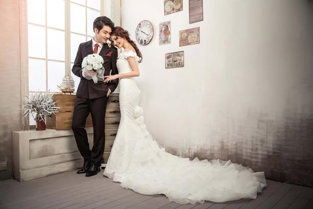 肩膀宽厚的新娘如何拍摄出小鸟依人的婚纱照