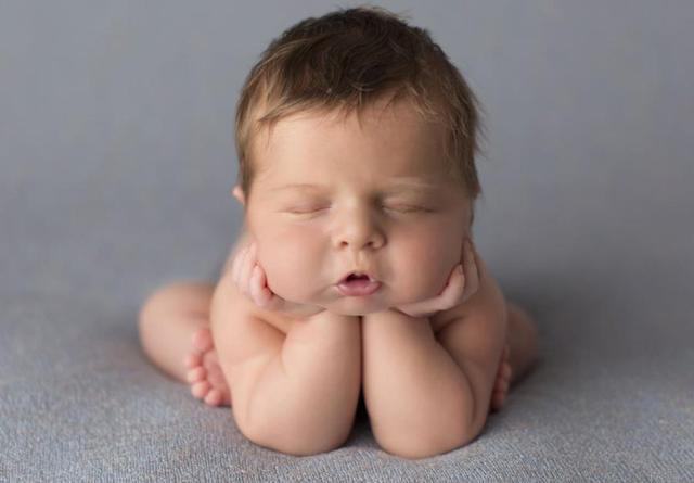 惊！宝宝头睡扁了影响智力？！