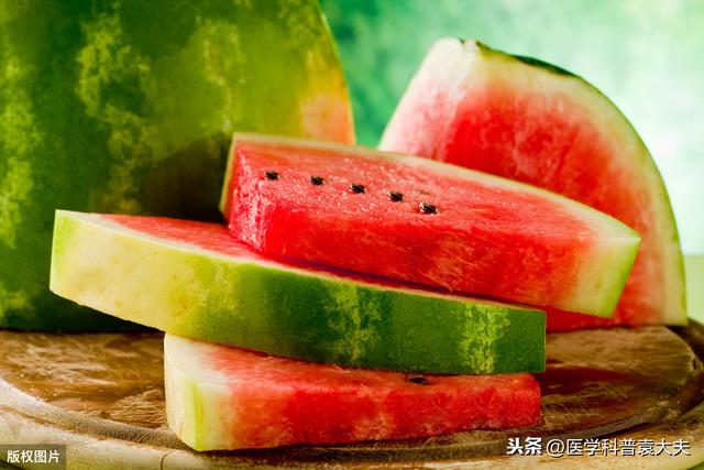 3种水果吃得越多“湿气”越重，还容易导致尴尬的口臭