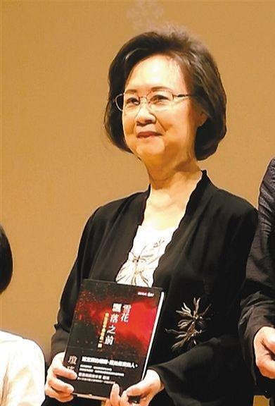 和家人一块自杀，和有妇之夫相恋，琼瑶人生比琼瑶剧更“毁三观”