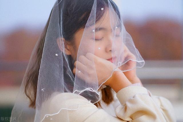 追女生经验：3个“另类”的聊天小技巧，让她体验到你的魅力