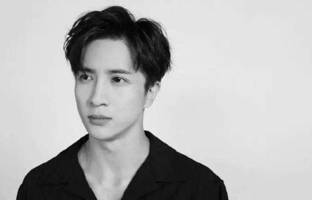 薛之谦为她写《认真的雪》，最后她却嫁给陈龙