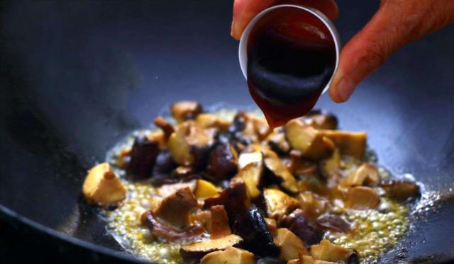 经常吃蚝油，你知道蚝油是什么做的吗？很多人