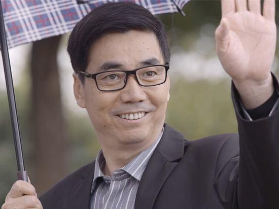 56岁范明：娶了大他6岁的女总裁，其豪宅犹如城堡一般，令人羡慕