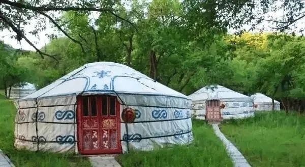 蒙古一家人住一个蒙古包，那夫妻怎么生活，新