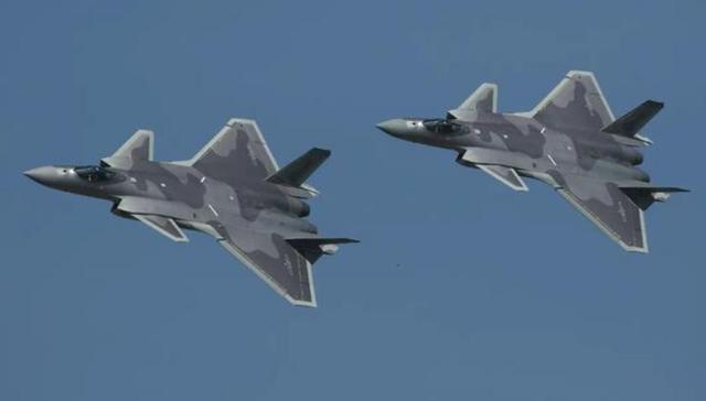 都有五代机了，为什么还要生产歼16？专家：有些事歼20做不到