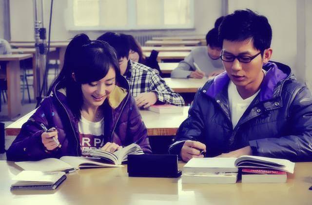 牛萌萌8岁开始出演，素有“小张曼玉”之称，