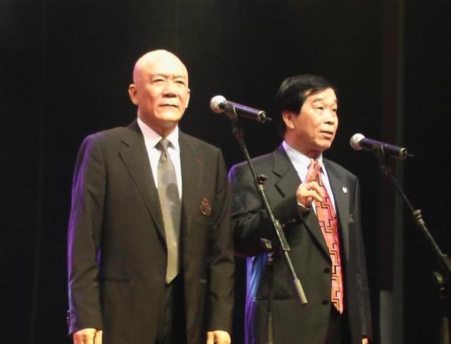 侯耀文力排众议收郭德纲为徒，对于郭德纲来说，这意味着什么