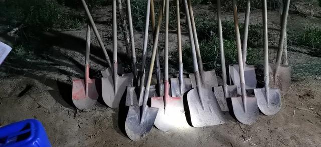 濮陽抓獲一個小偷，盜竊贓物竟擺滿一廣場