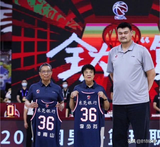 『换成』马布里将头像换成钟南山 向他表示敬意