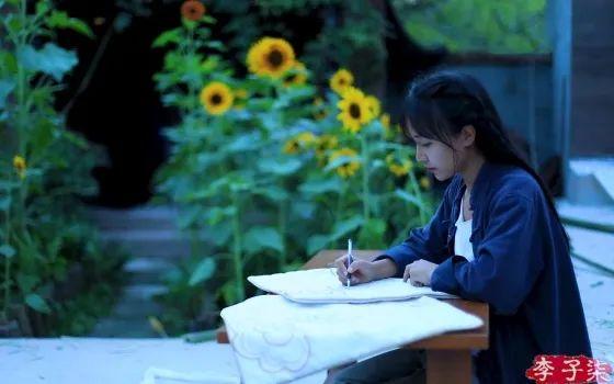 「李子」出题人回应李子柒写入考卷是正能量的鼓励