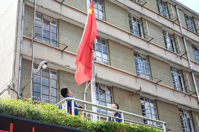 校园安全·我的责任——云南农大附中第二十一周国旗下讲话