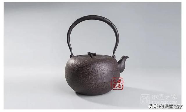 铁壶的极简主义美学