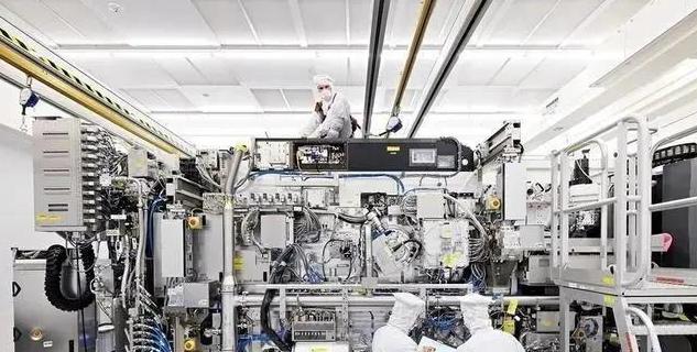 中国第二台国产光刻机已被研发出来，那为何要坚持自主研发？