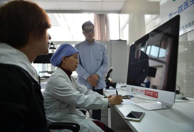 我到银行存1亿，行长要泡好茶，请我到VIP室，那如果你贷款一亿呢