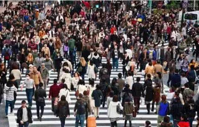 一旦美国衰落，谁将成为下一个超级大国？张召忠：俄罗斯和印度