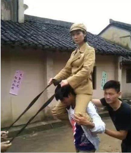 演员拍戏为什么拍的都是上半身特写？原来他们