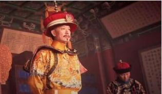 他是清朝最长寿的皇帝，膝下子孙成群，硬撑到五世同堂才死