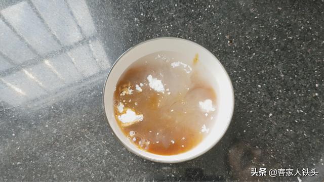 土豆加1根苦瓜这样做，出锅孩子吃不停嘴，口感好味又香，超解馋