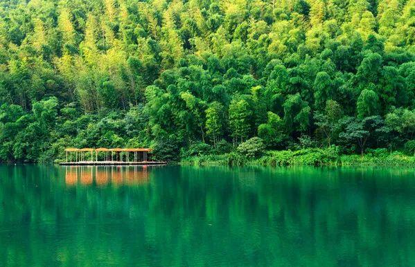 2天嗨够6种玩法，泡温泉、看萤火虫、坐小火车，