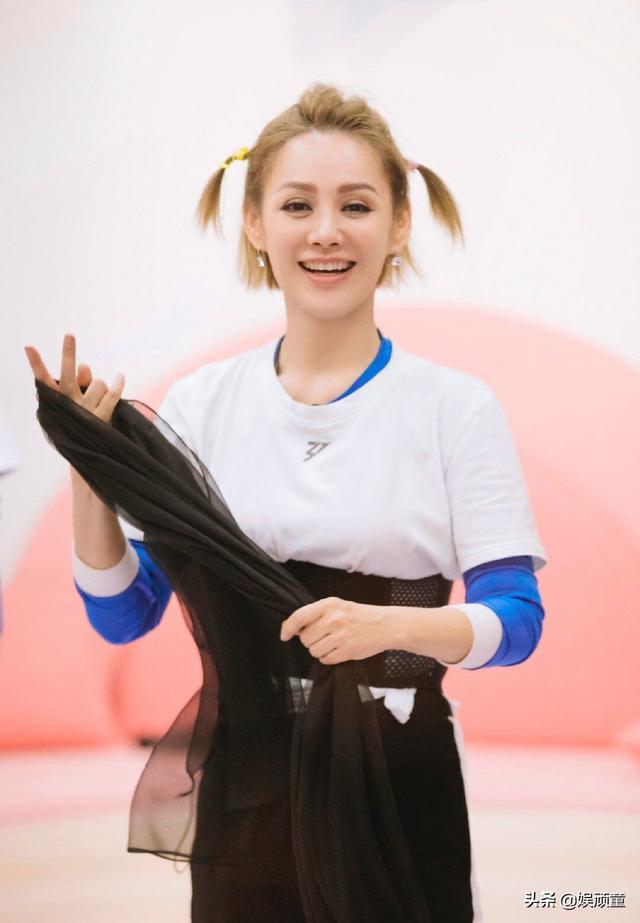 《姐姐》公布三分组情况，李斯丹妮成团宠，孟佳淘汰原因被揭晓