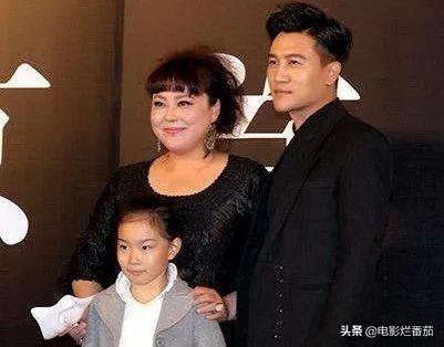 追砍前夫、家暴女儿？前夫爆料将李菁菁又一次